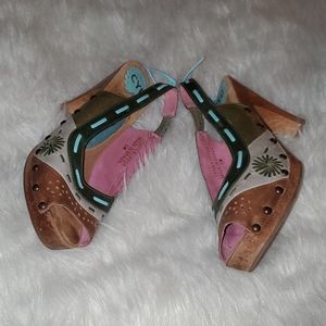 CYD Size 6 M  Leather Bohemian Wood Heel
